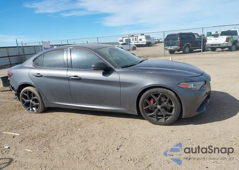 2019 Alfa Romeo Giulia Ti Awd z USA, uszkodzony, nr VIN ZARFANBN2K7612097